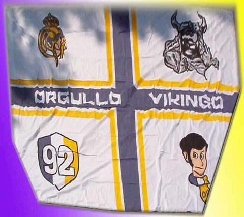 Bandiera bianca e viola Orgullo Vikingo con mascotte stampata